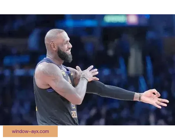 NBA最新动态：詹姆斯领衔湖人新赛季备战 火箭年轻核心崭露头角