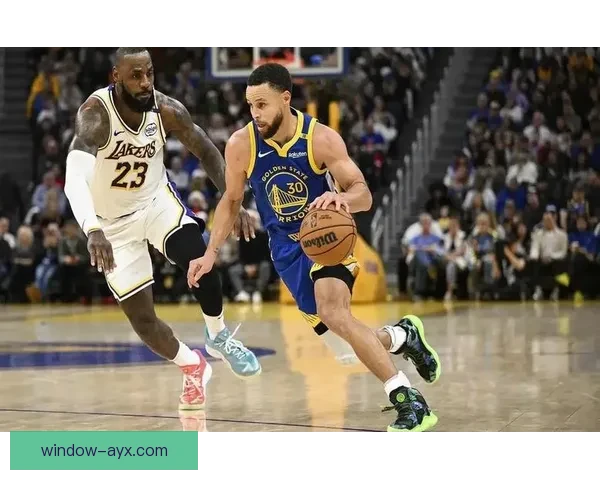 勇士队逆袭击败湖人,库里展现关键时刻领导力助队迎接季后赛挑战 勇士队逆袭击败湖人,库里展现关键时刻领导力助队迎接季后赛挑战