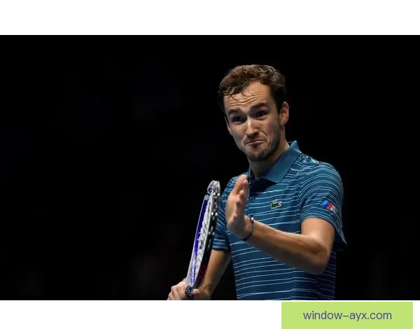 梅德韦杰夫逆转战胜纳达尔夺得年度首冠 网球赛季开启新篇章